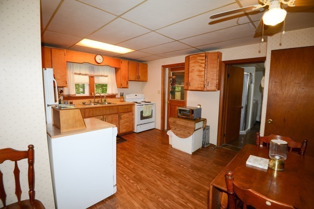 93 Pine St Property Photo 20