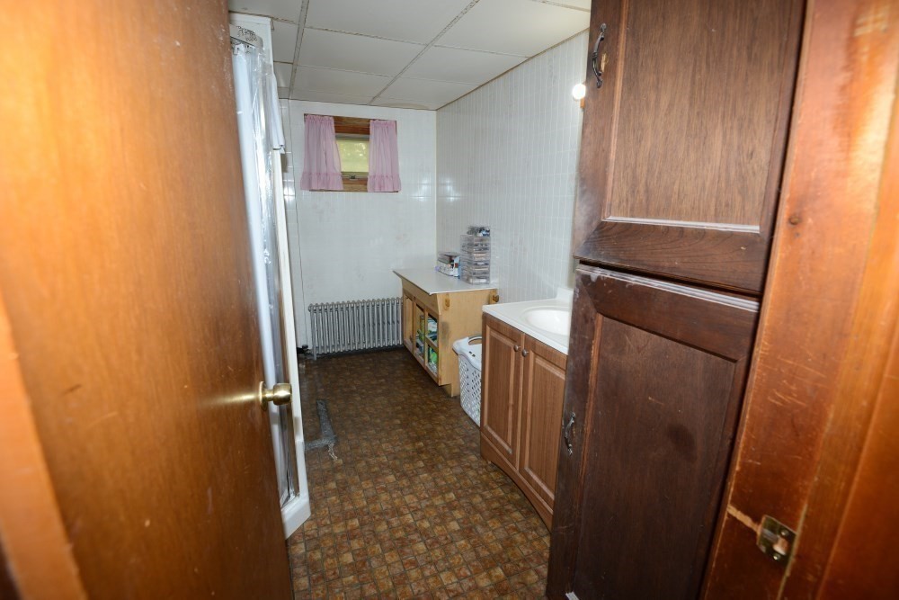 93 Pine St Property Photo 23
