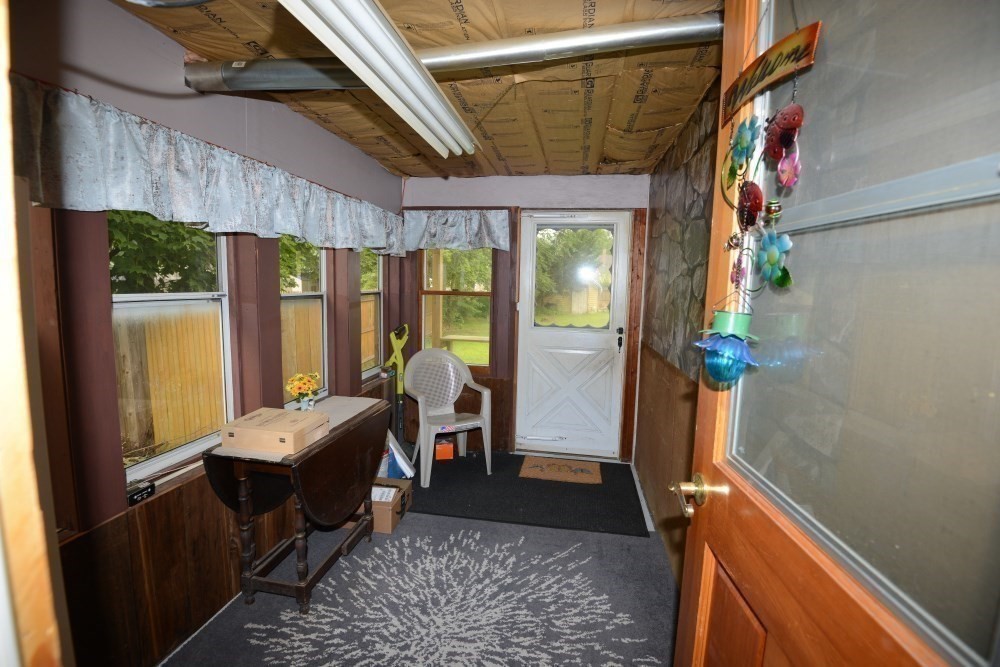 93 Pine St Property Photo 25