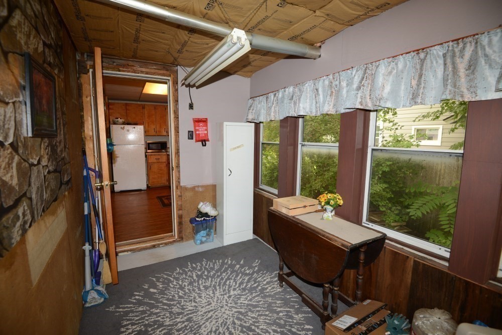 93 Pine St Property Photo 26