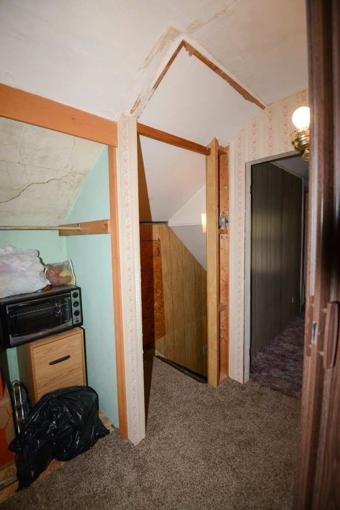 93 Pine St Property Photo 29