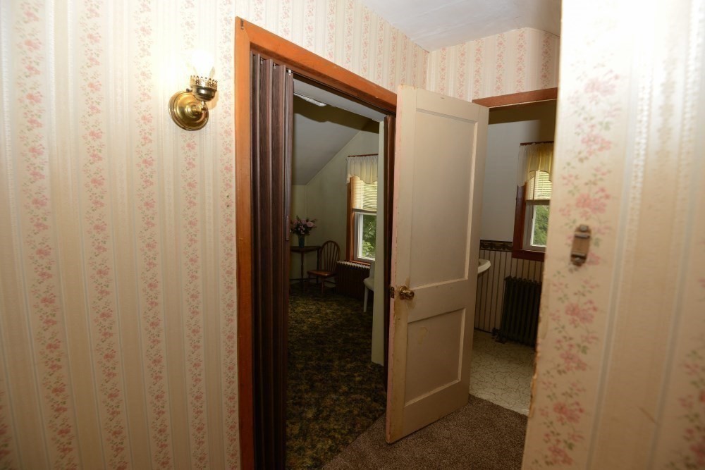 93 Pine St Property Photo 32