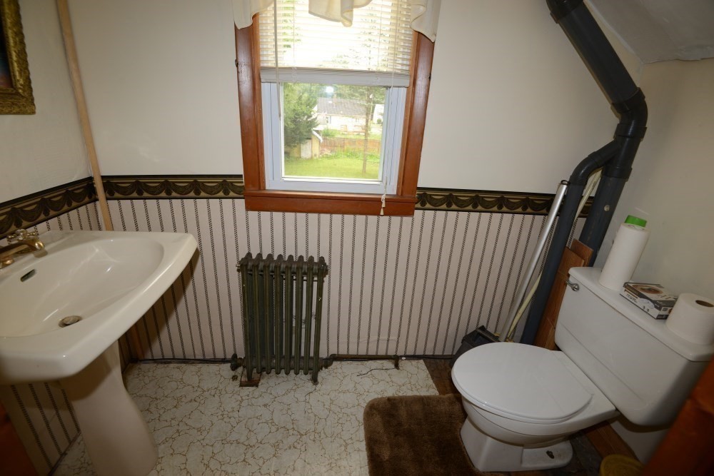 93 Pine St Property Photo 33