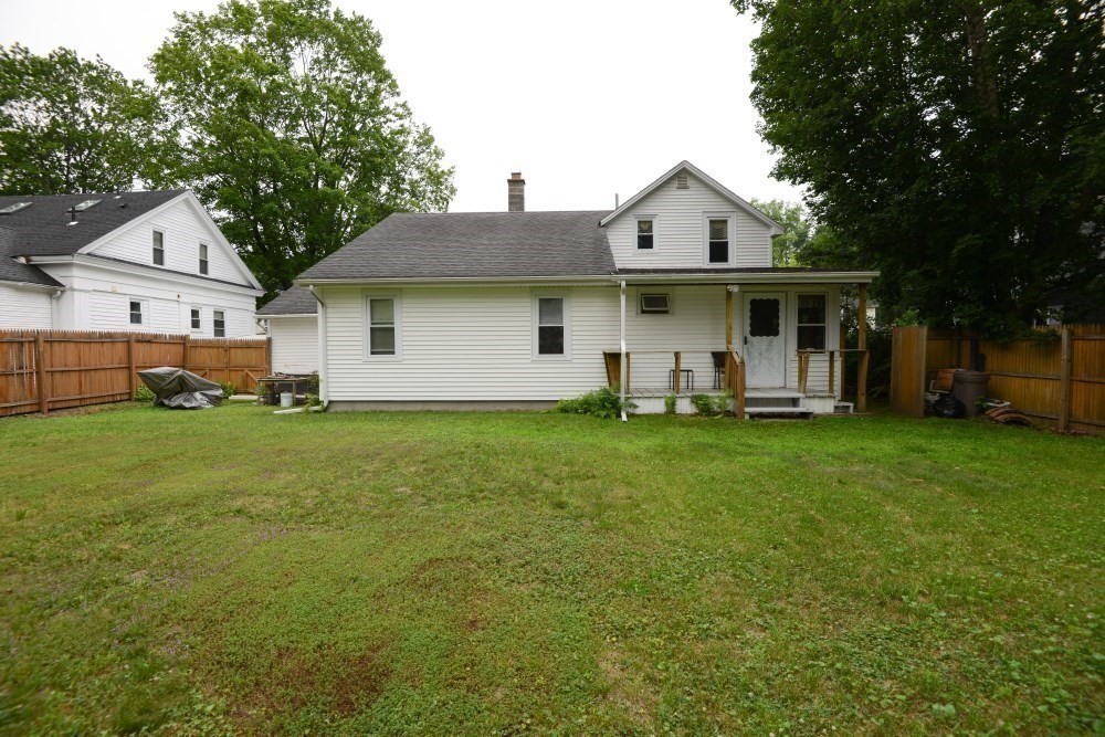 93 Pine St Property Photo 36