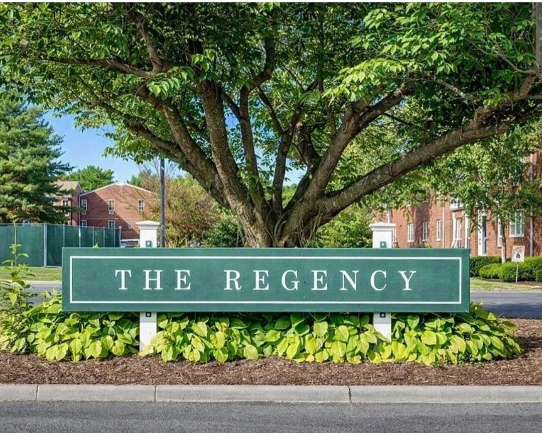 164 Regency Park Dr # 164 Property Photo 1