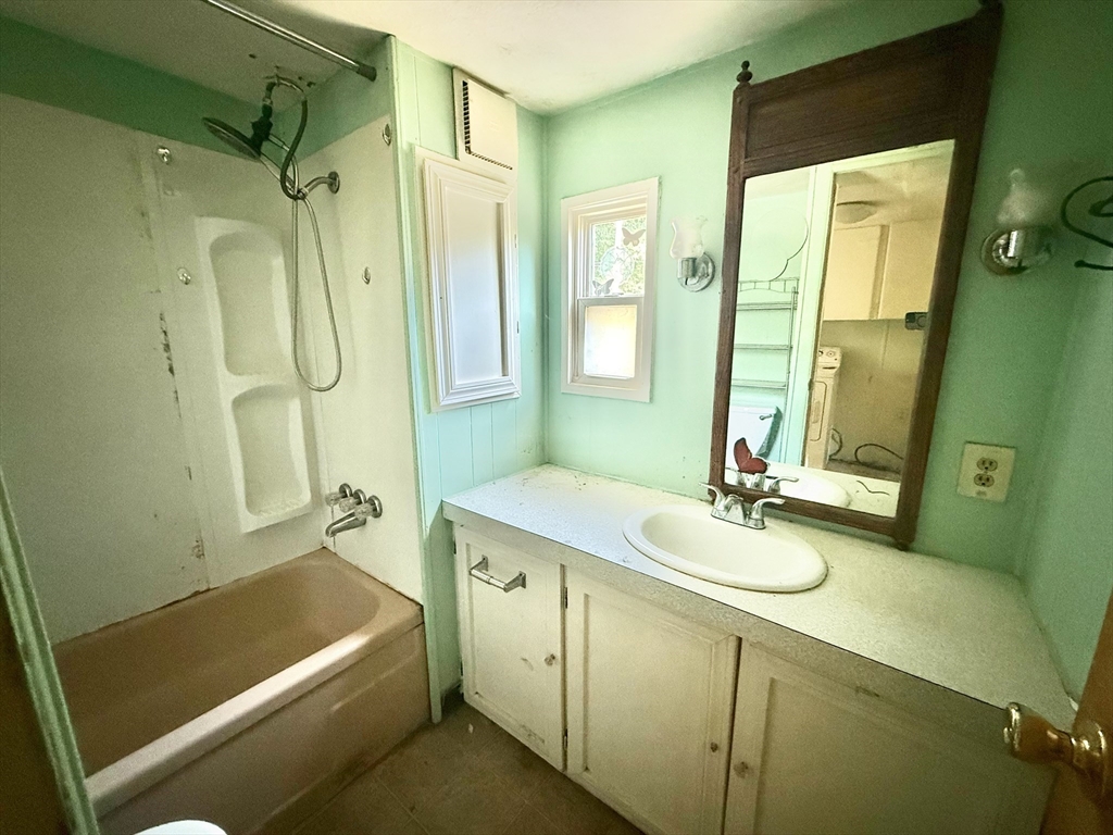 868 Southampton Rd # 72 Property Photo 10