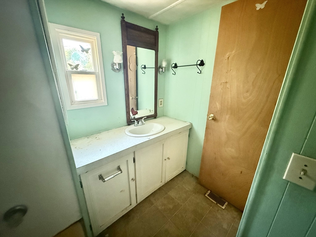 868 Southampton Rd # 72 Property Photo 12