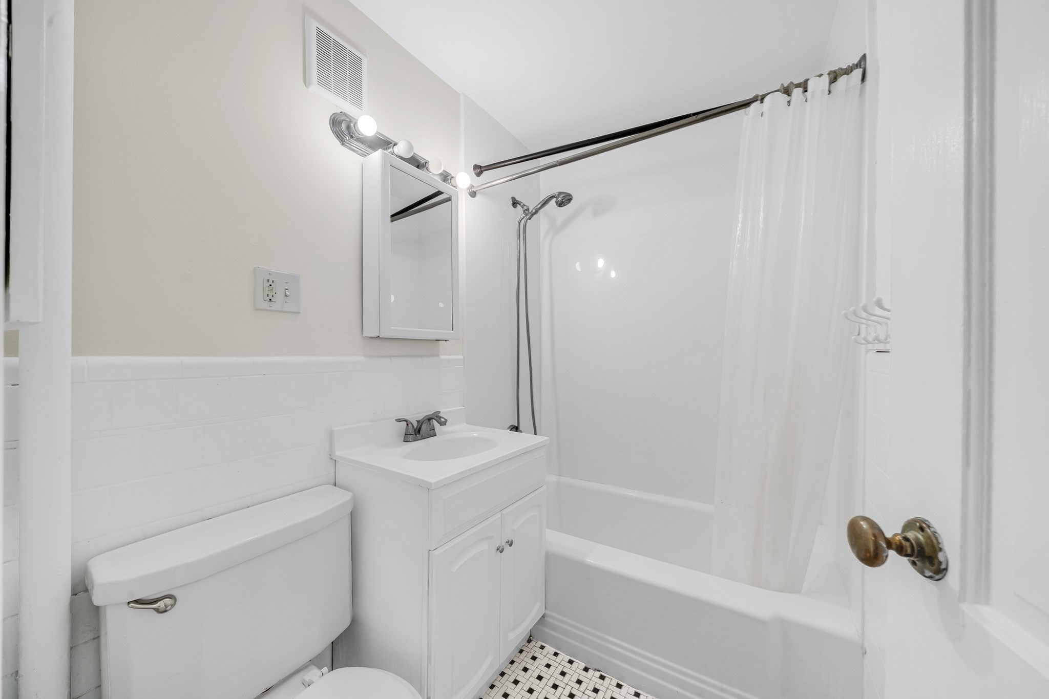 395 Broadway Property Photo 22