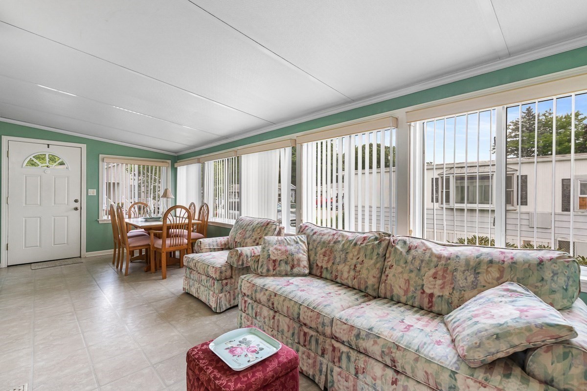 7 Robert Rd Property Photo 7