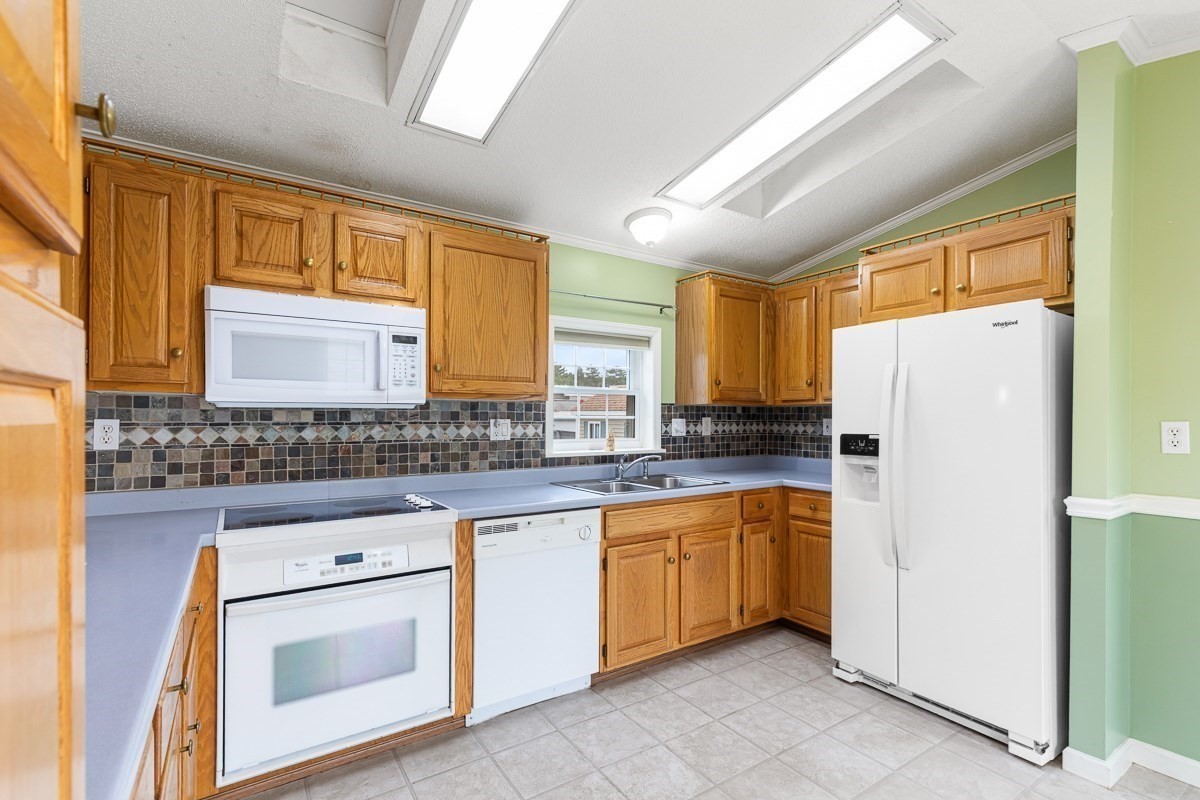 7 Robert Rd Property Photo 20