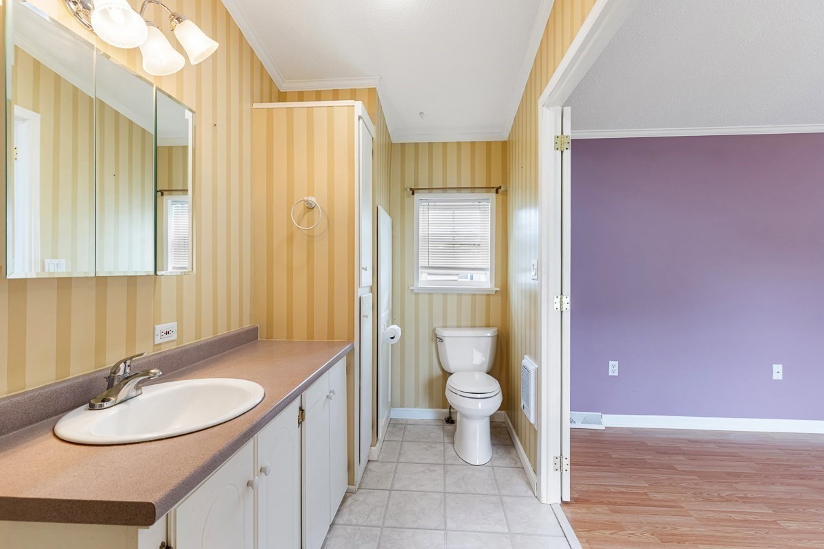 7 Robert Rd Property Photo 27