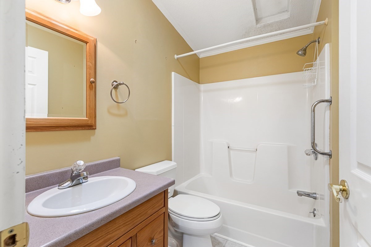 7 Robert Rd Property Photo 28