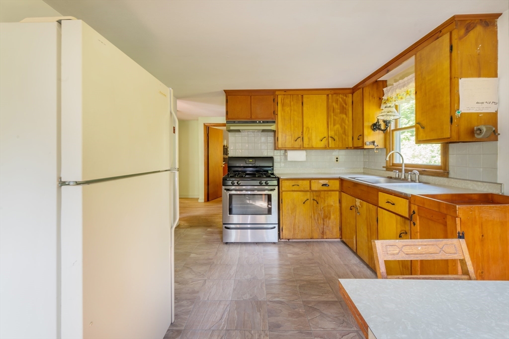 29 Puritan Rd Property Photo 5