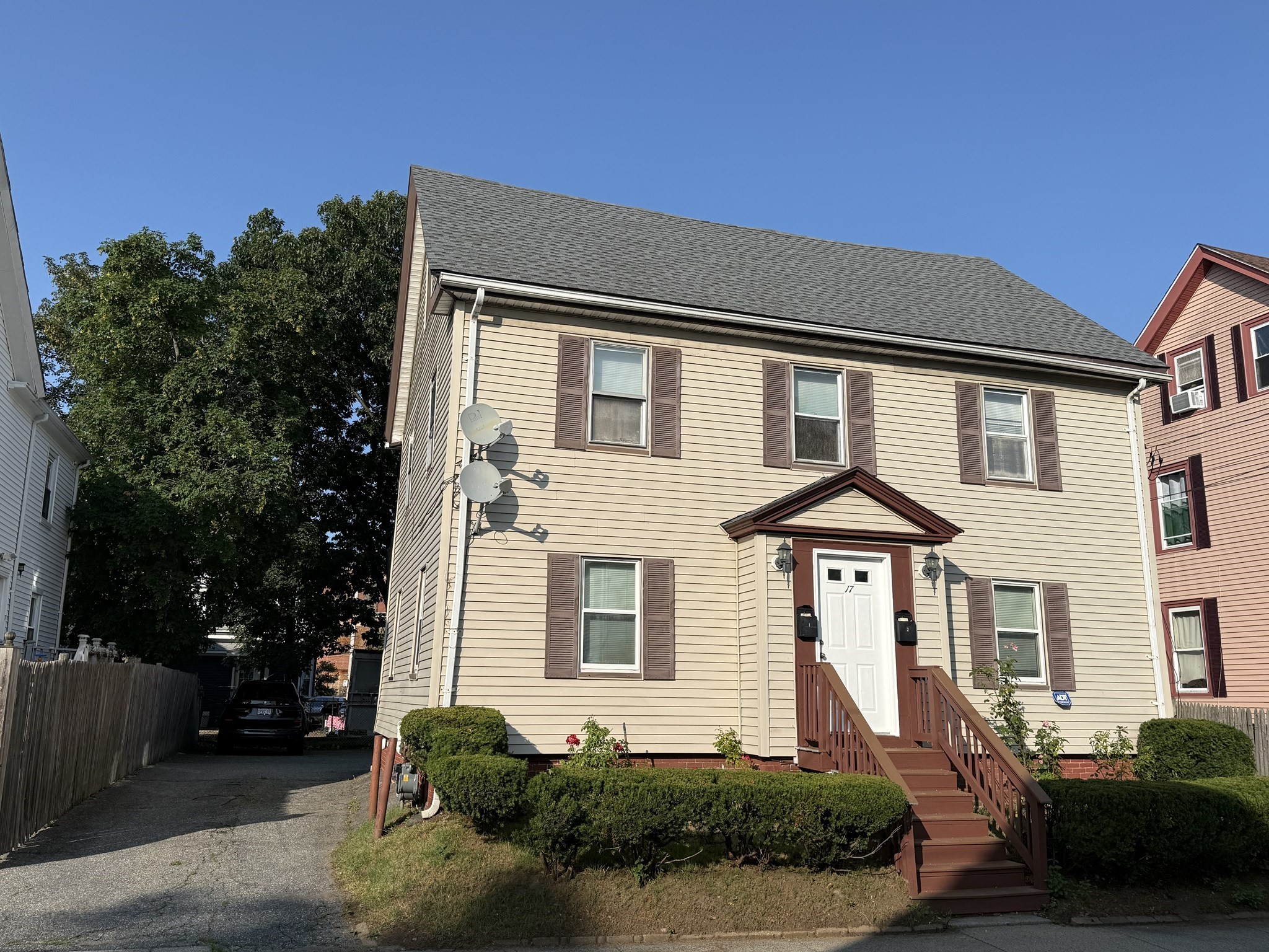 17 Alice Ave Property Photo 2