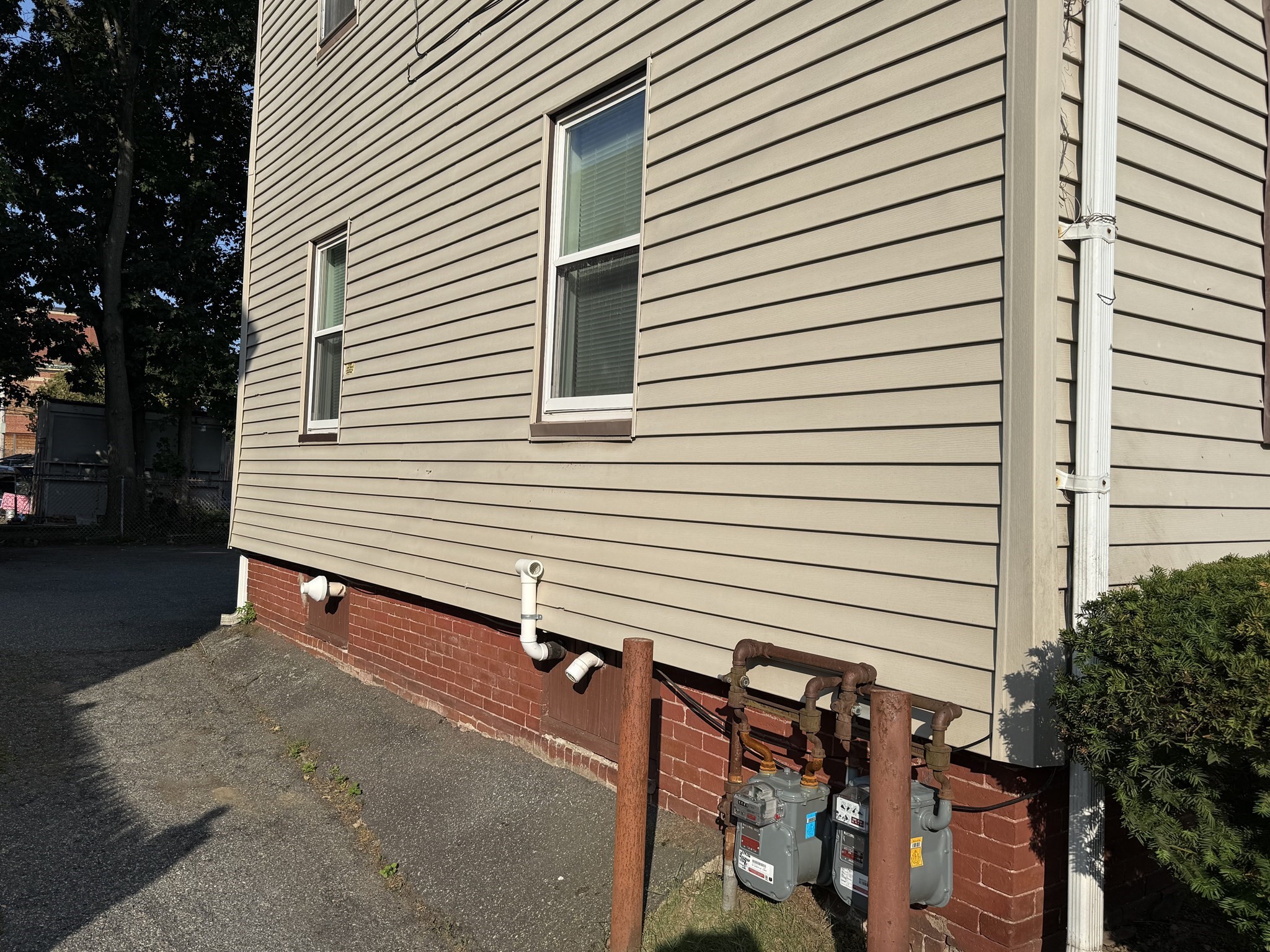 17 Alice Ave Property Photo 3