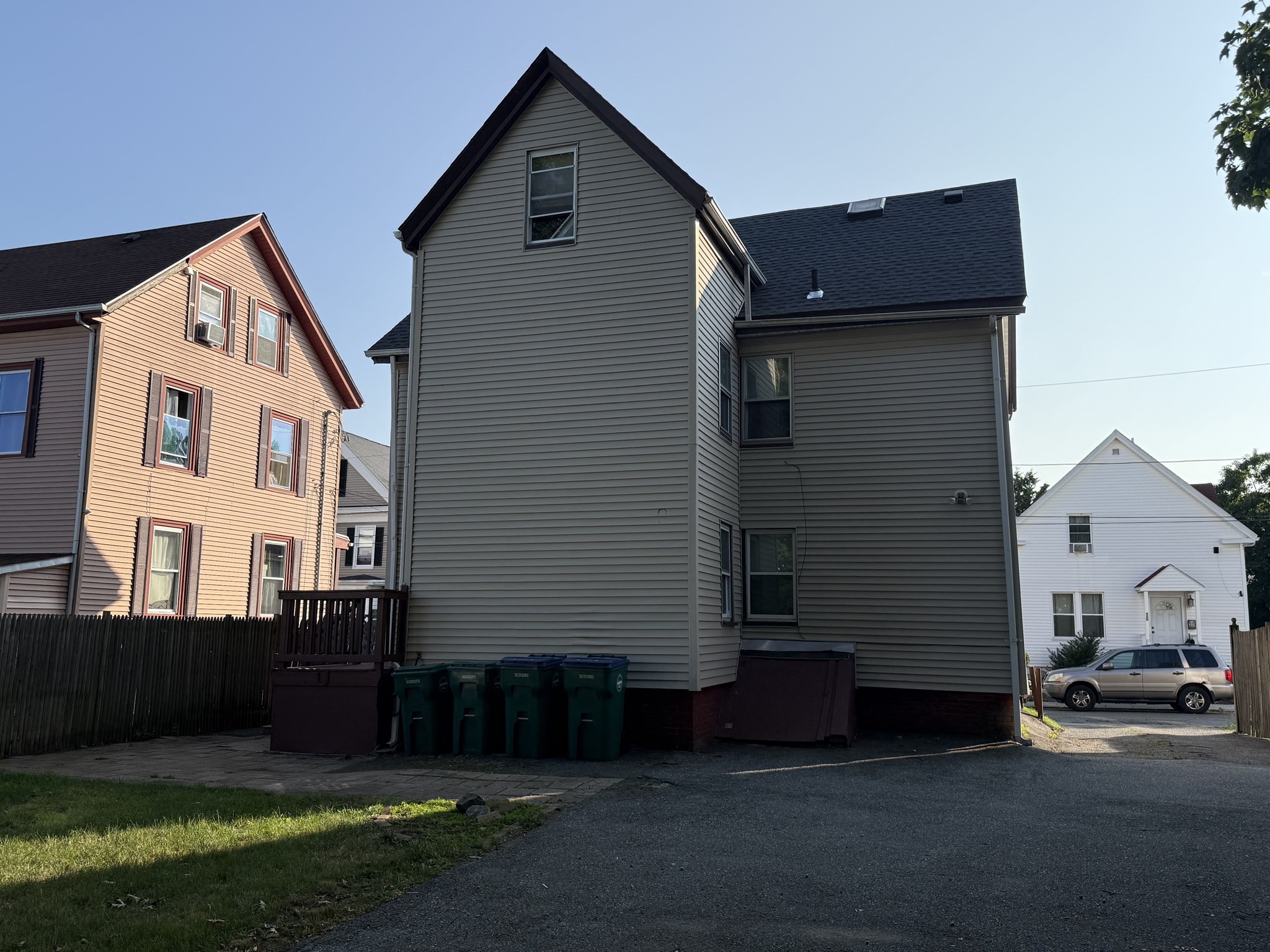 17 Alice Ave Property Photo 5