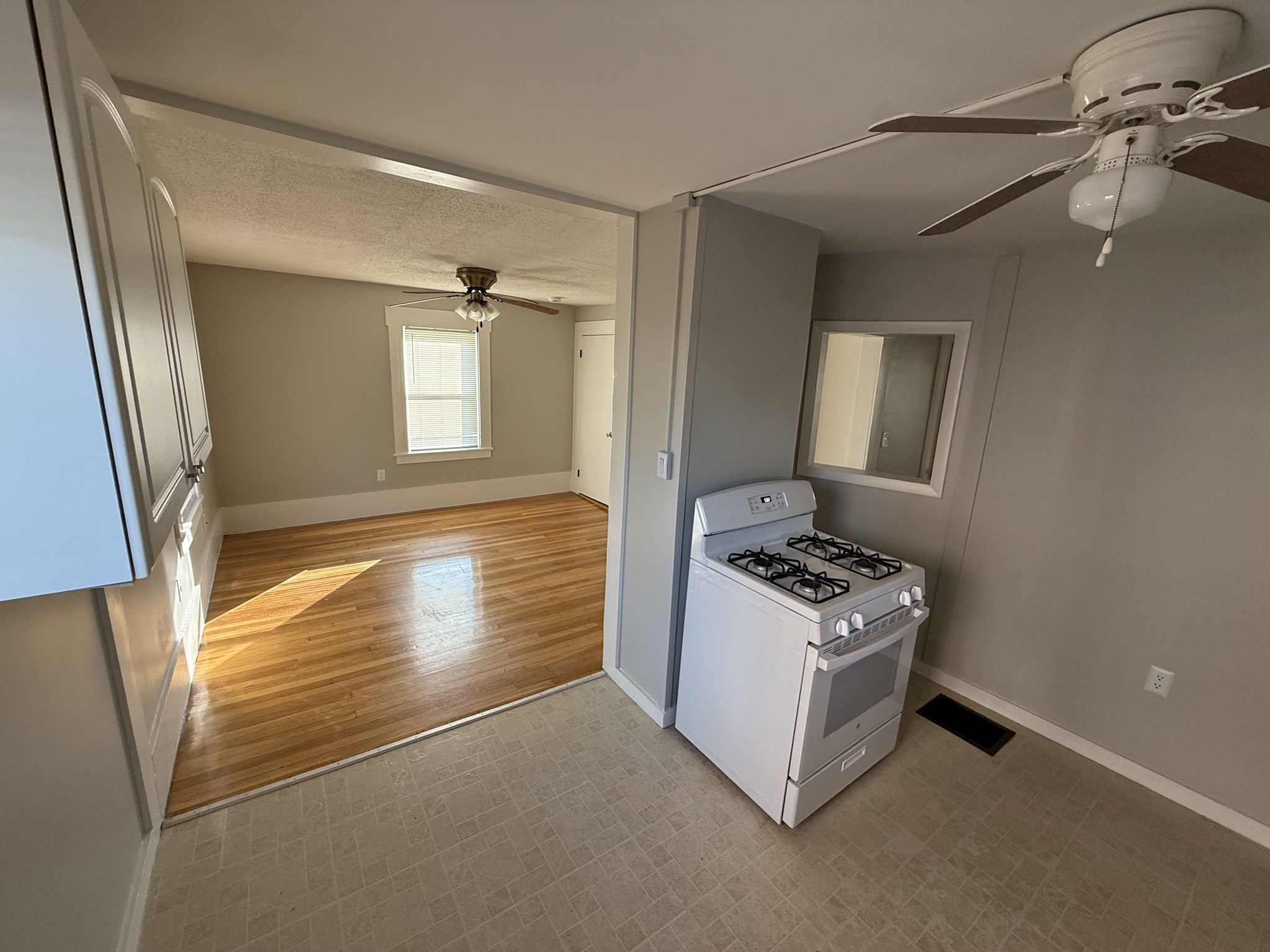 17 Alice Ave Property Photo 13