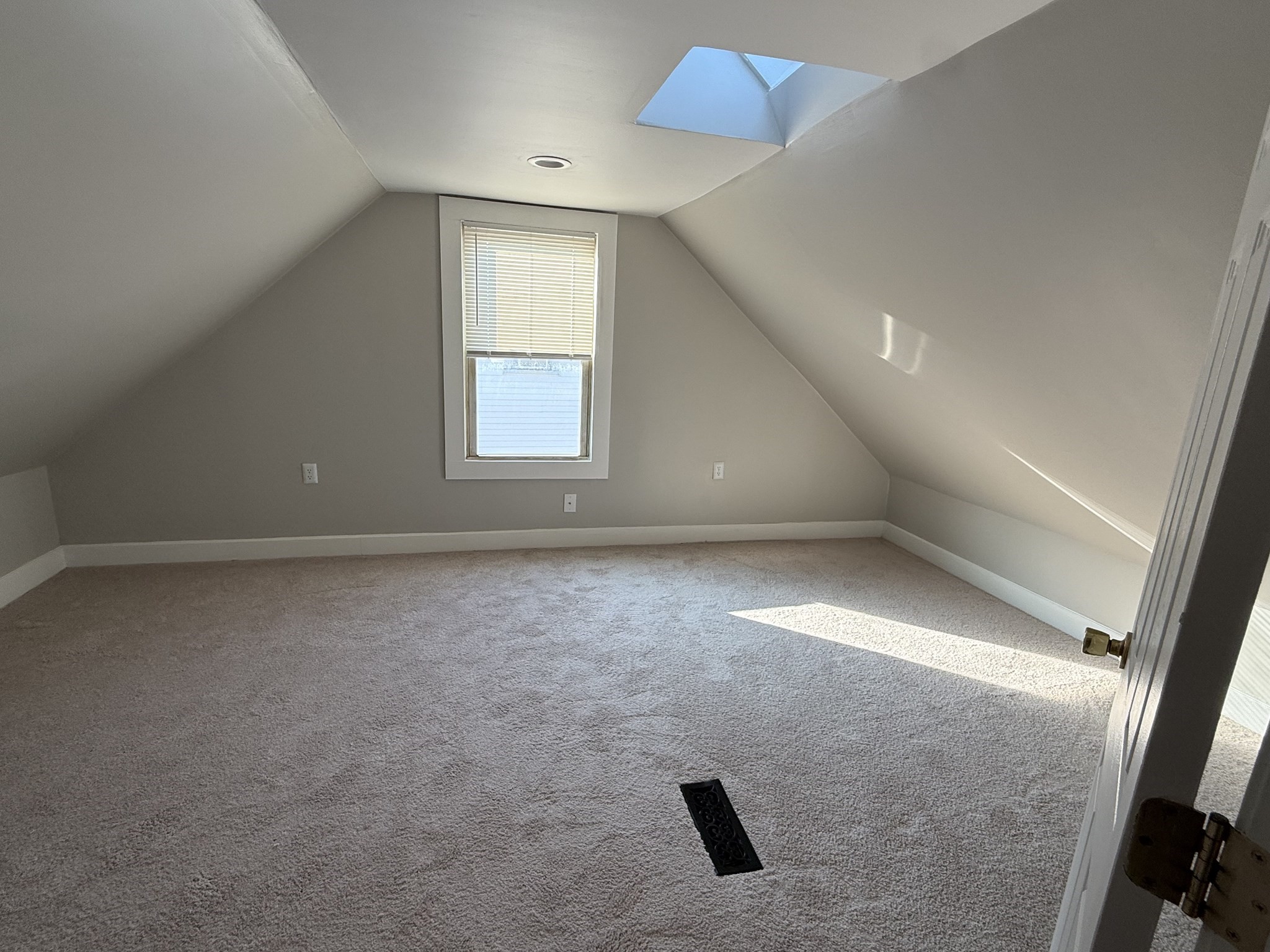17 Alice Ave Property Photo 36