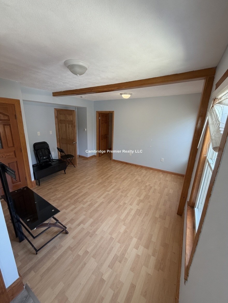 89 Webster Ave # 3 Property Photo 6