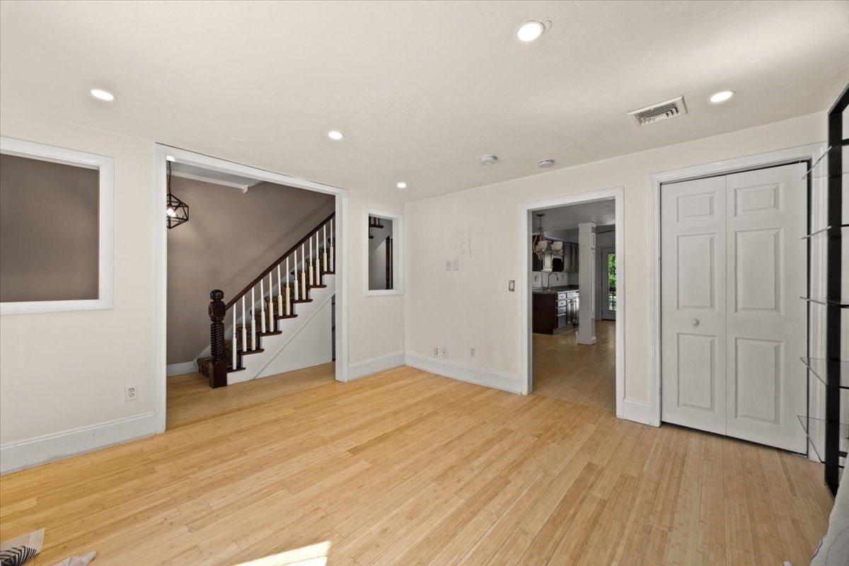 69 Front St Property Photo 3