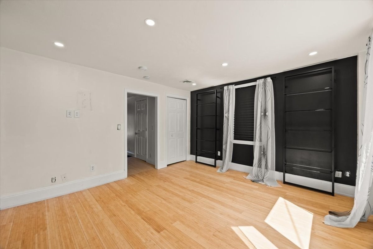 69 Front St Property Photo 4