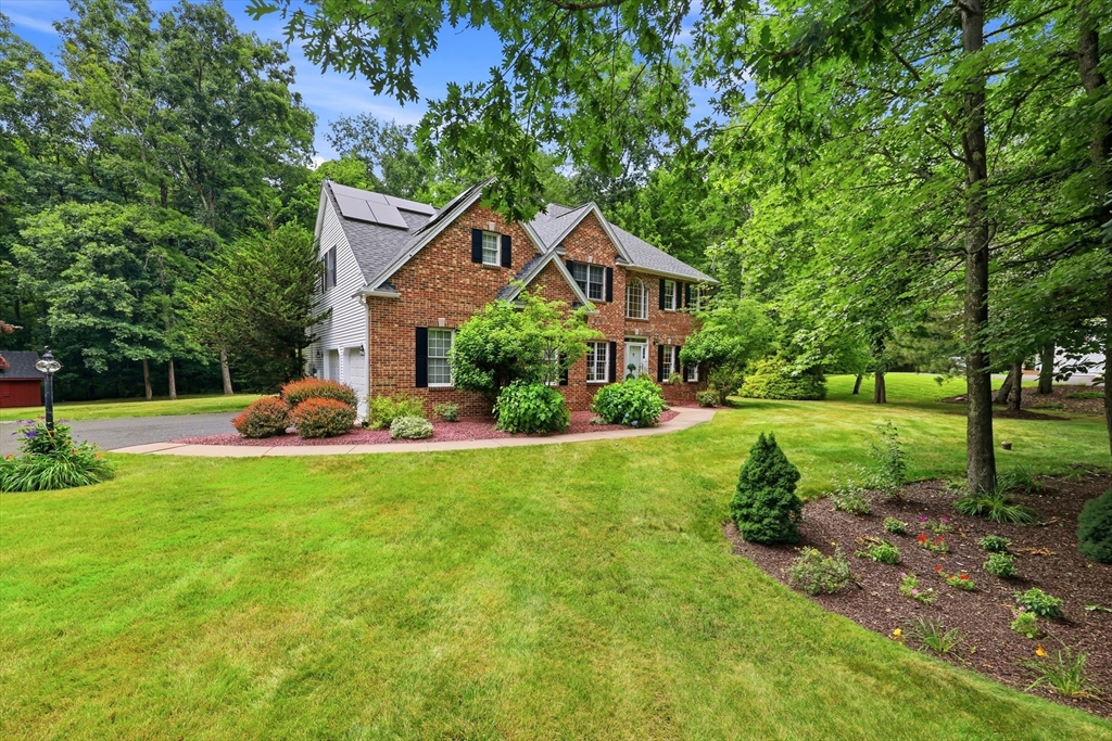 8 Wintergreen Cir Property Photo 2