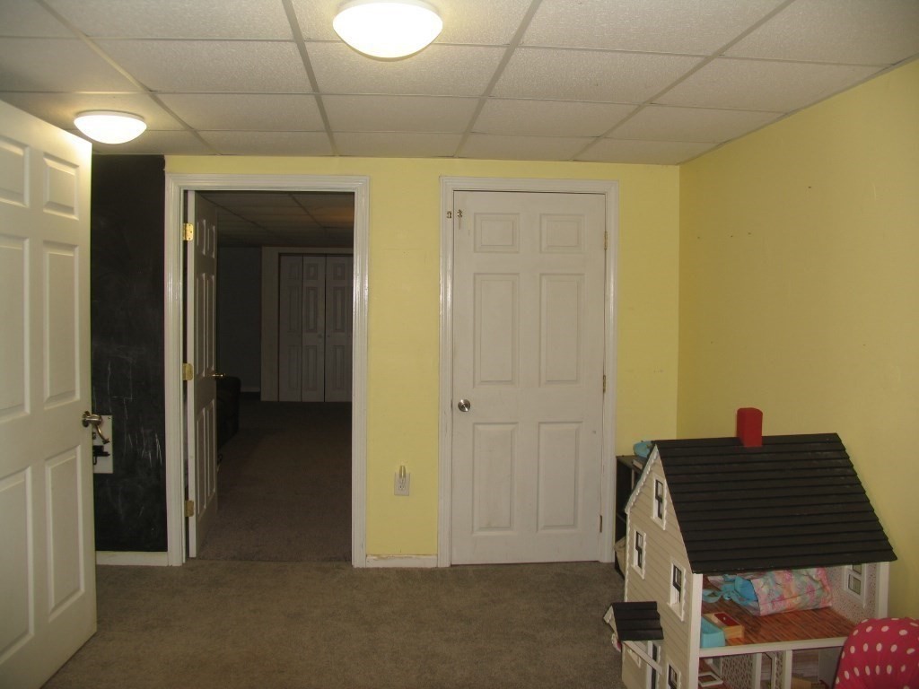 85 Thayer Property Photo 21