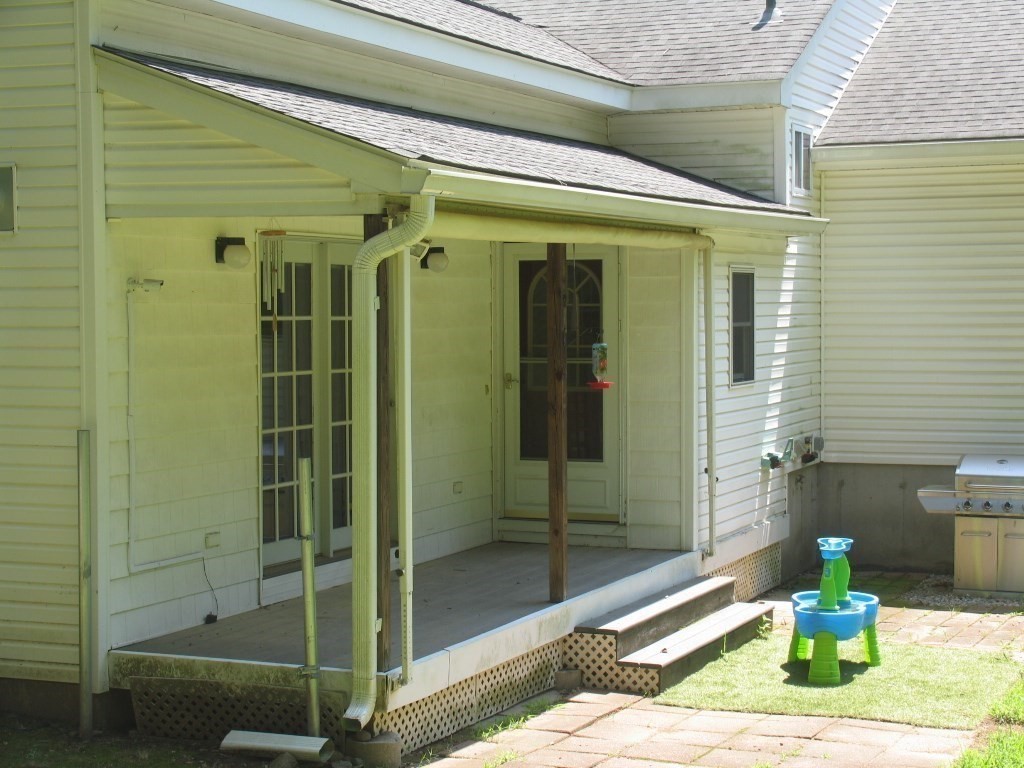 85 Thayer Property Photo 26