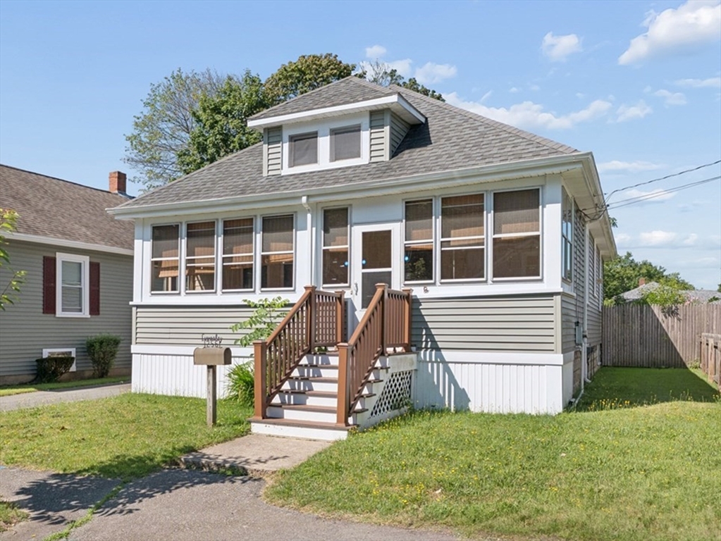 256 Green St Property Photo 1