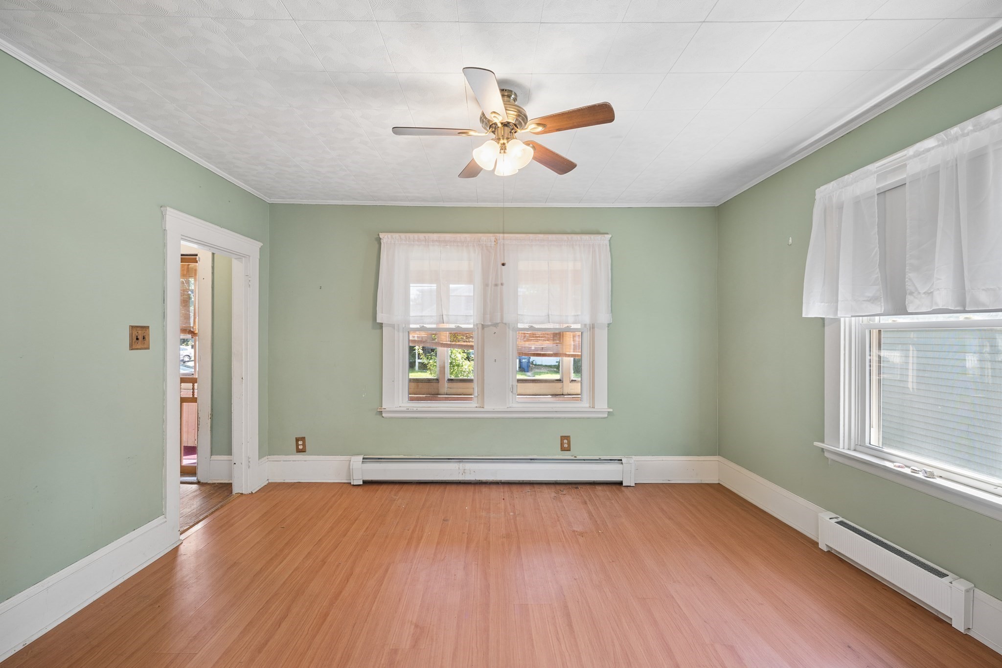 256 Green St Property Photo 5