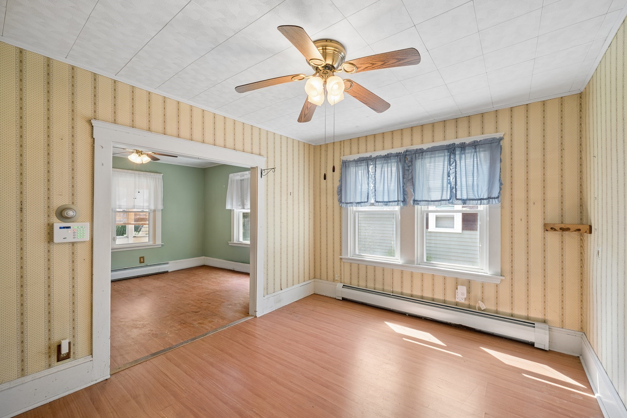 256 Green St Property Photo 8