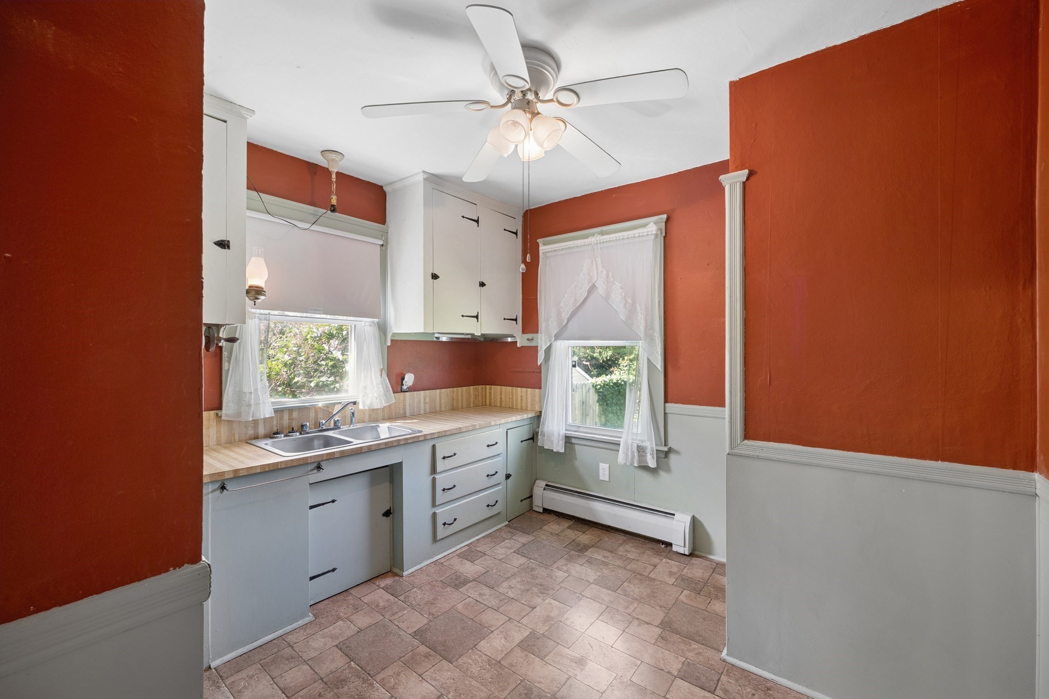 256 Green St Property Photo 10