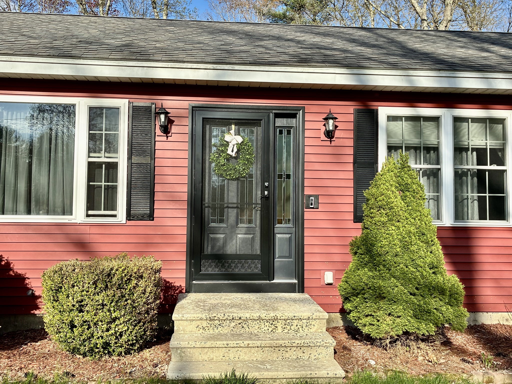 476 Wachusett St Property Photo 2
