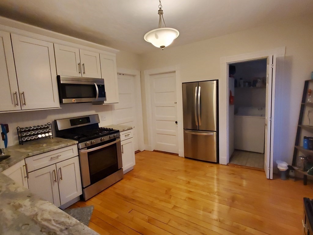 55 Rich St # 55 Property Photo 7