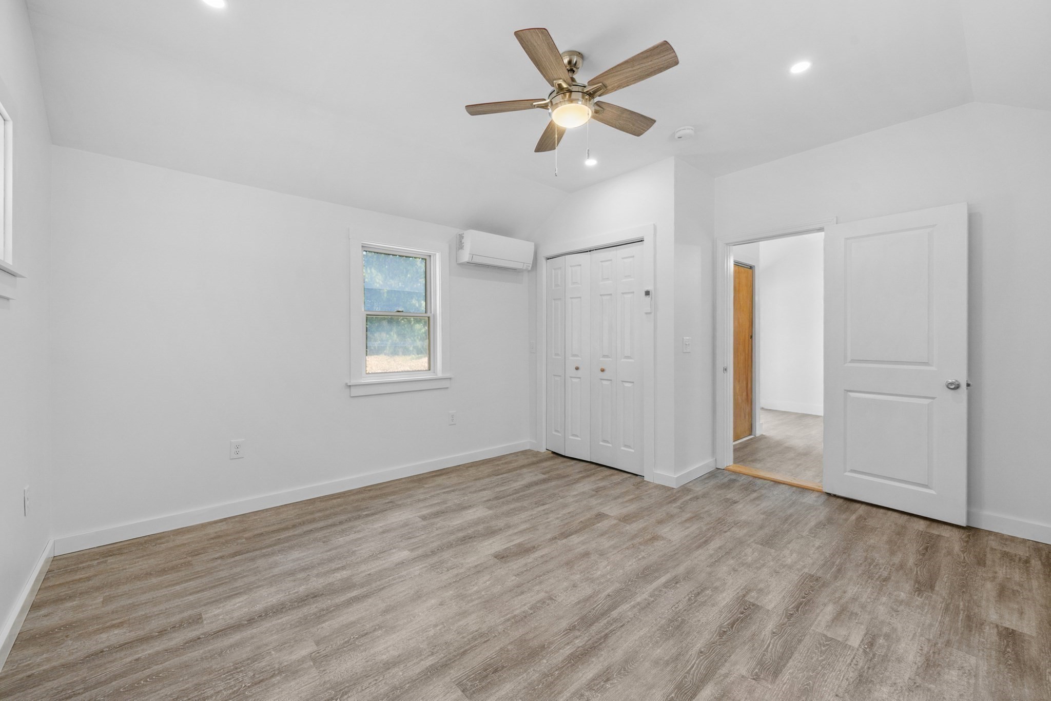 95 Shore Road # 8 Property Photo 11