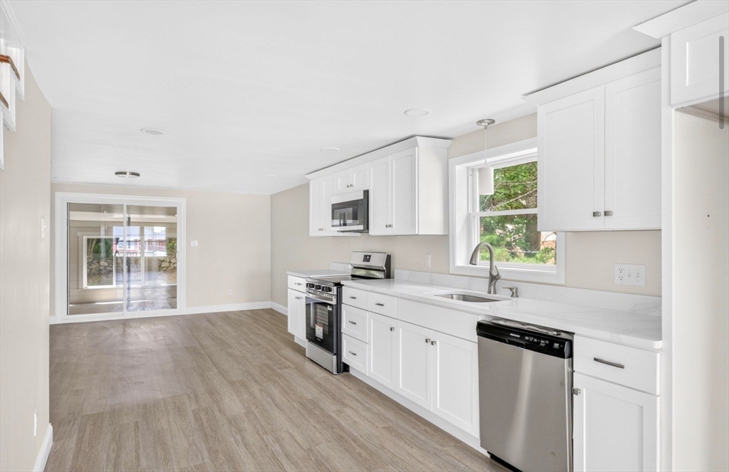 69 Wolcott Ave Property Photo 8