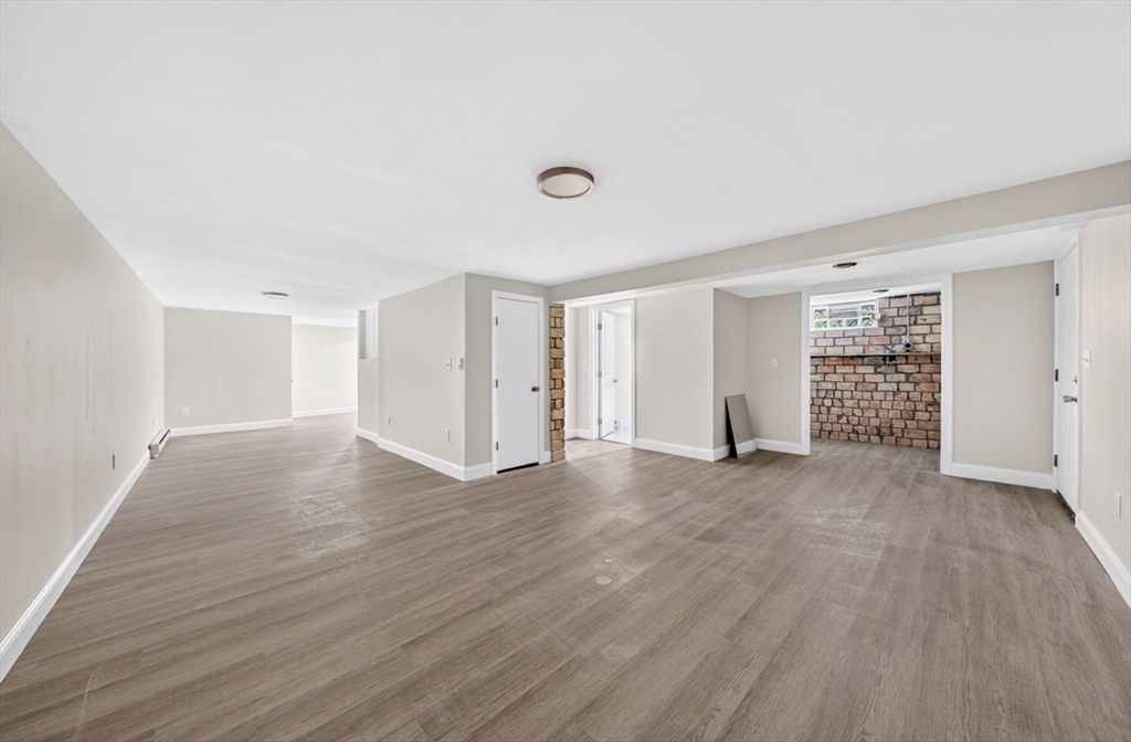 69 Wolcott Ave Property Photo 18