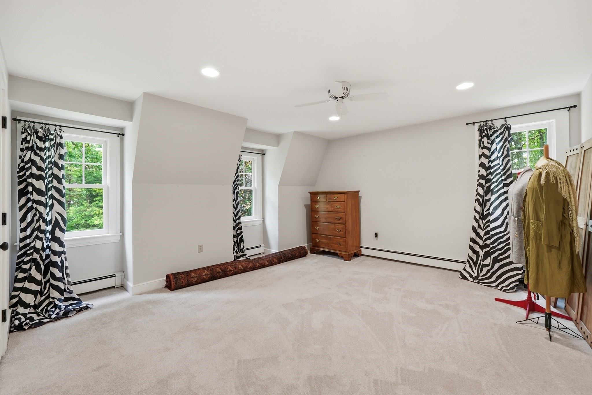 18 Village Green Ln Property Photo 32
