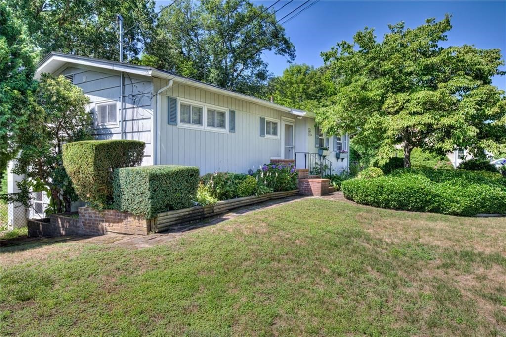 16 Superior St Property Photo 1