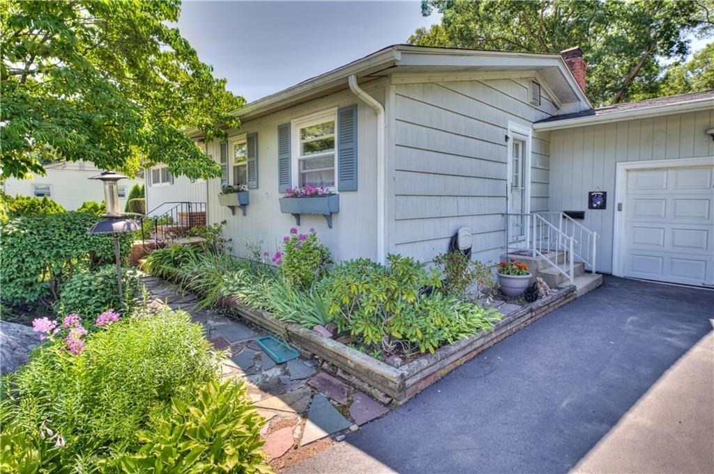 16 Superior St Property Photo 4