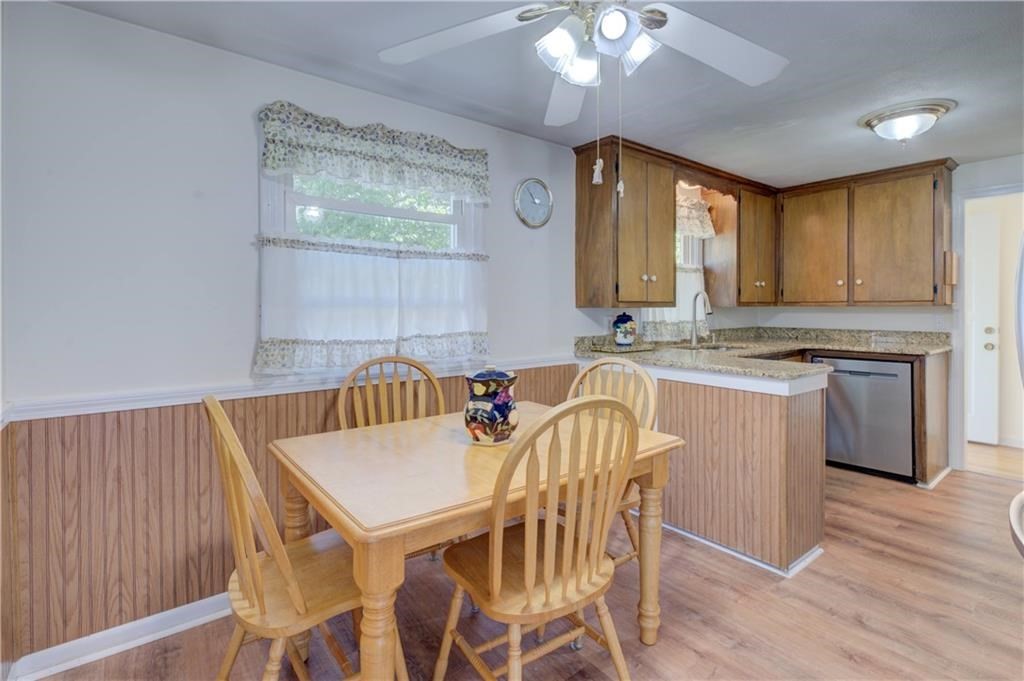 16 Superior St Property Photo 13