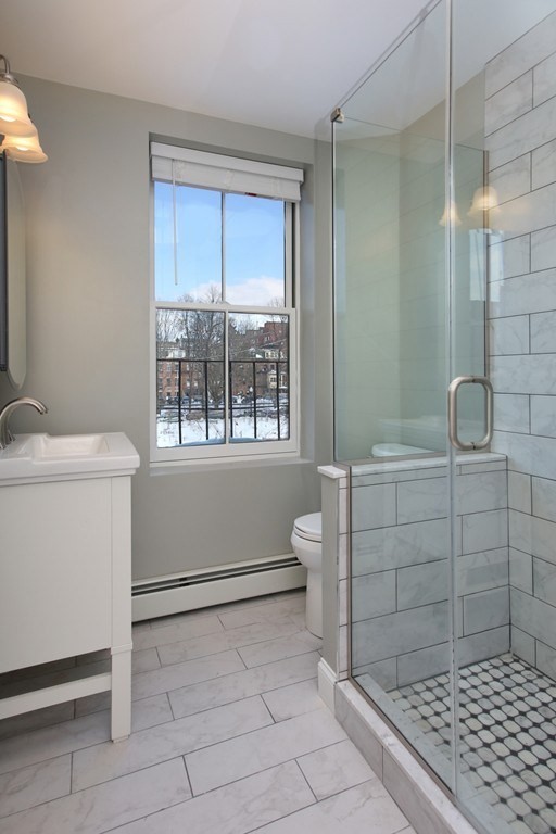 205 W Springfield St # 2 Property Photo 4