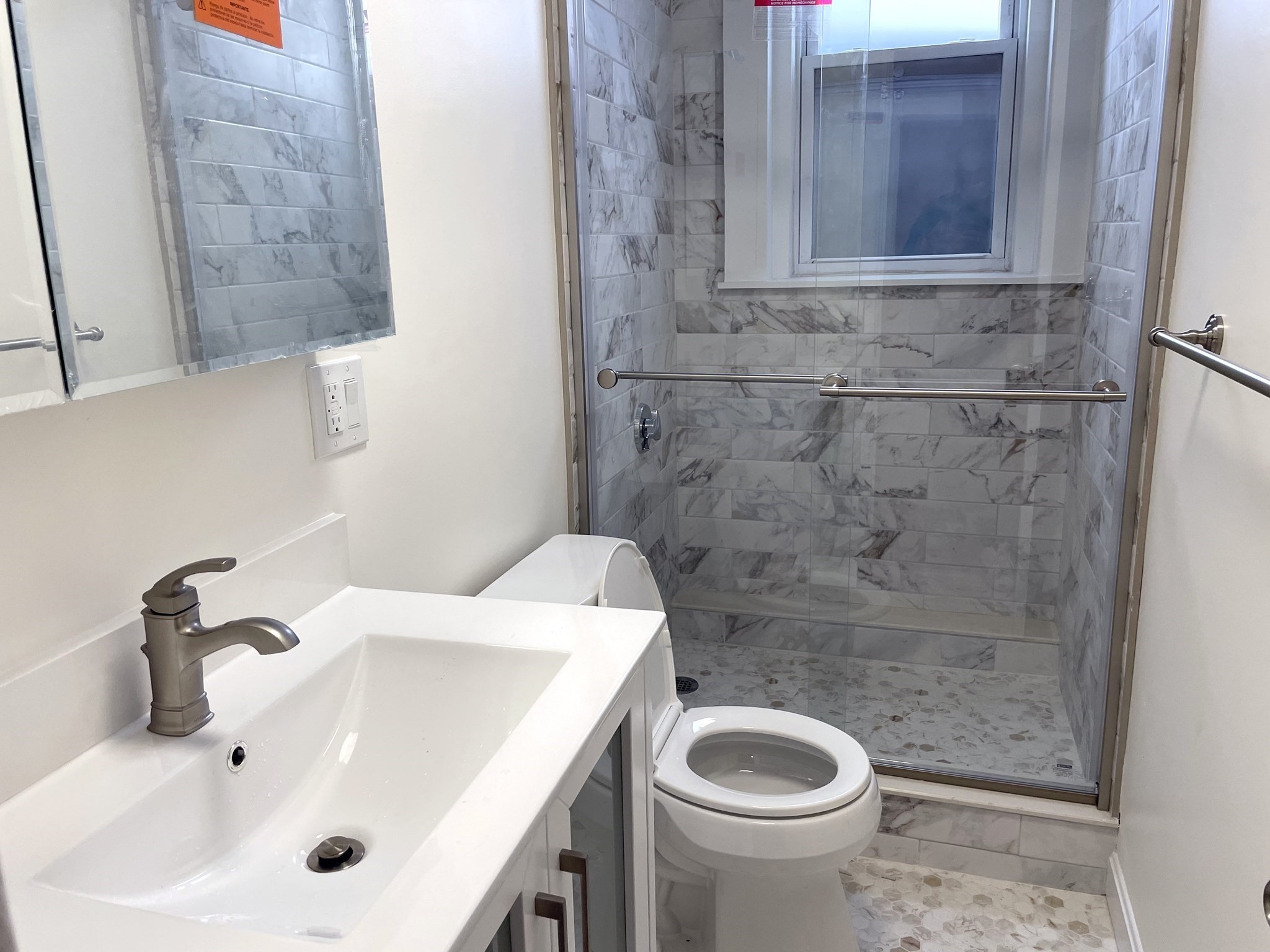 15 Thatcher St # B1 Property Photo 4