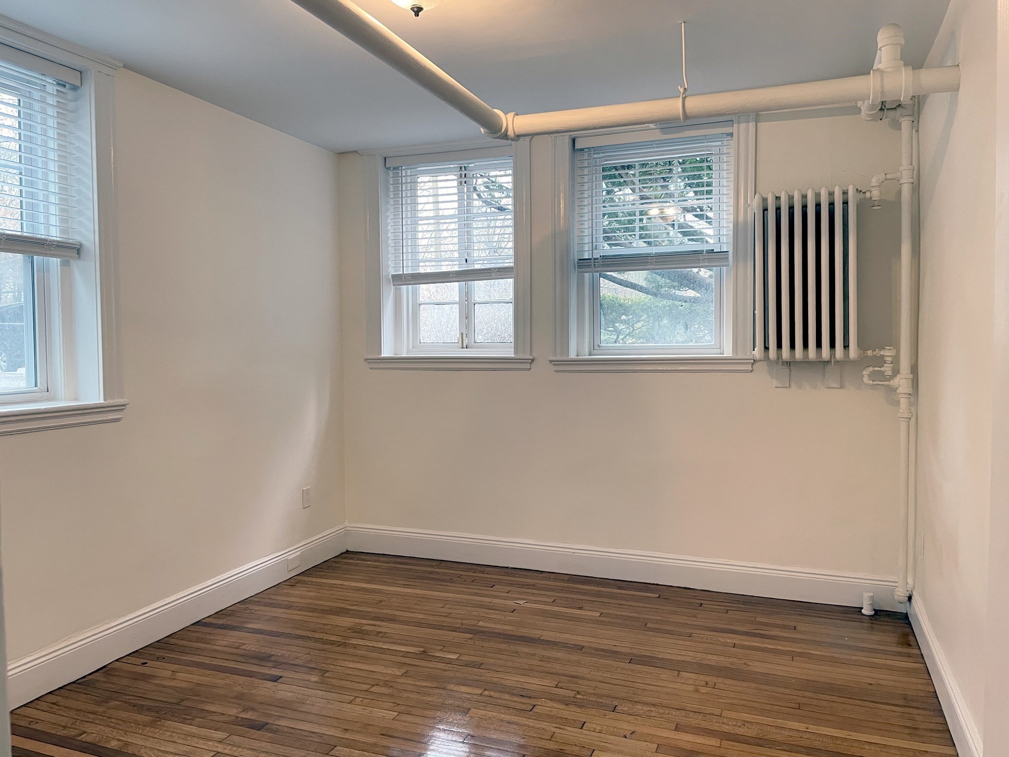 15 Thatcher St # B1 Property Photo 6