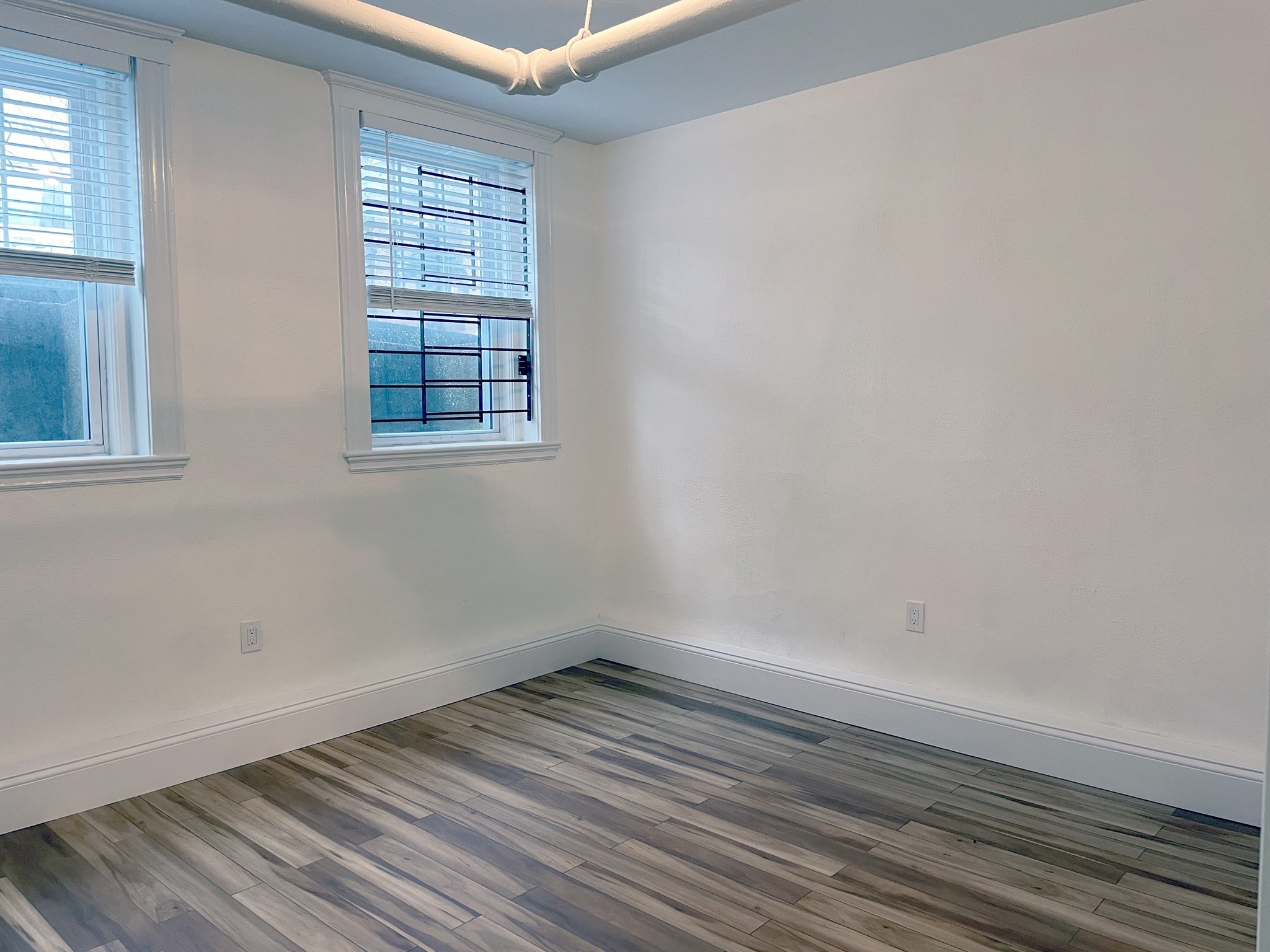 15 Thatcher St # B1 Property Photo 7