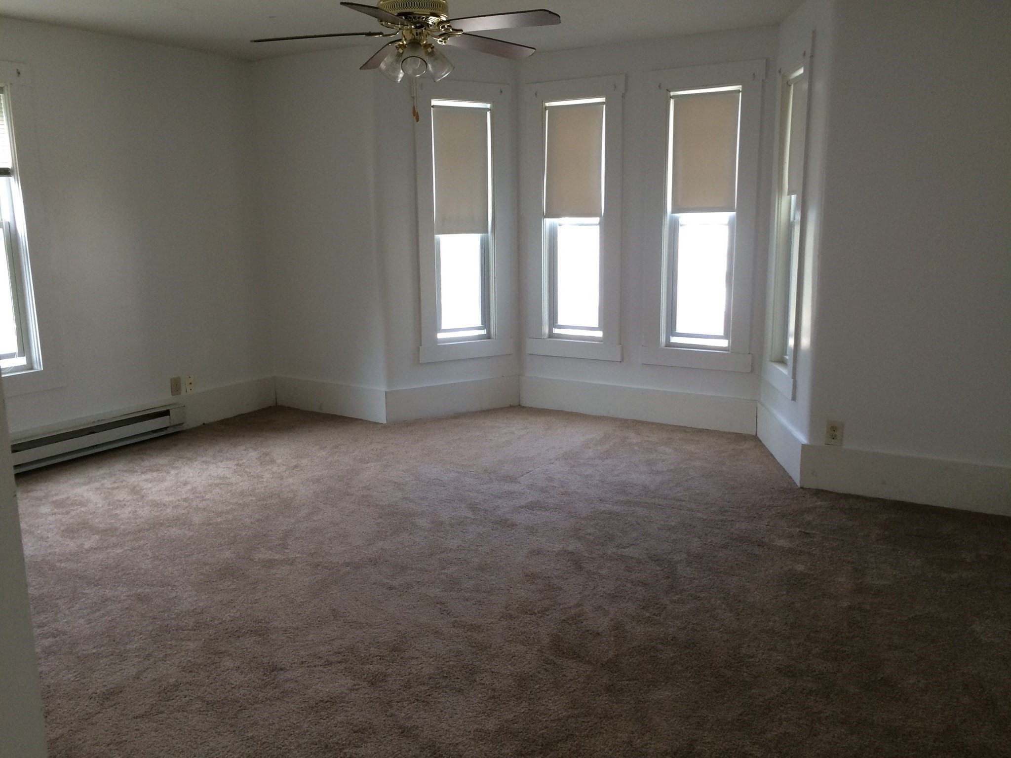 100 Conant St Property Photo 4