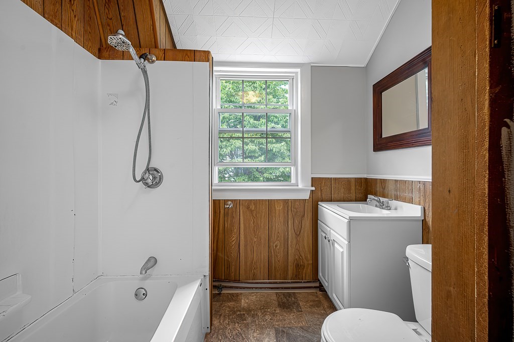 164 West Main Property Photo 15