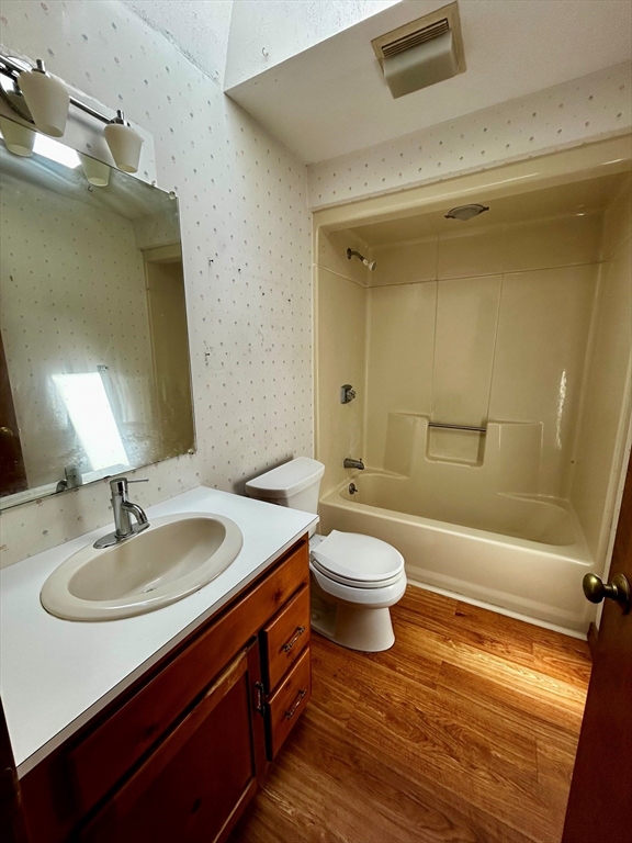 38 Eaton Court # 38 Property Photo 8