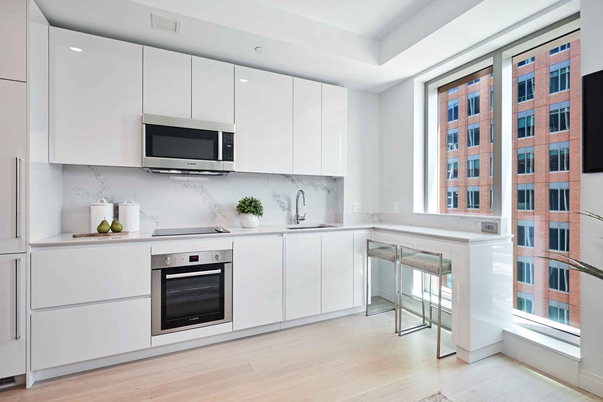 135 Seaport Blvd # U18 Property Photo 6