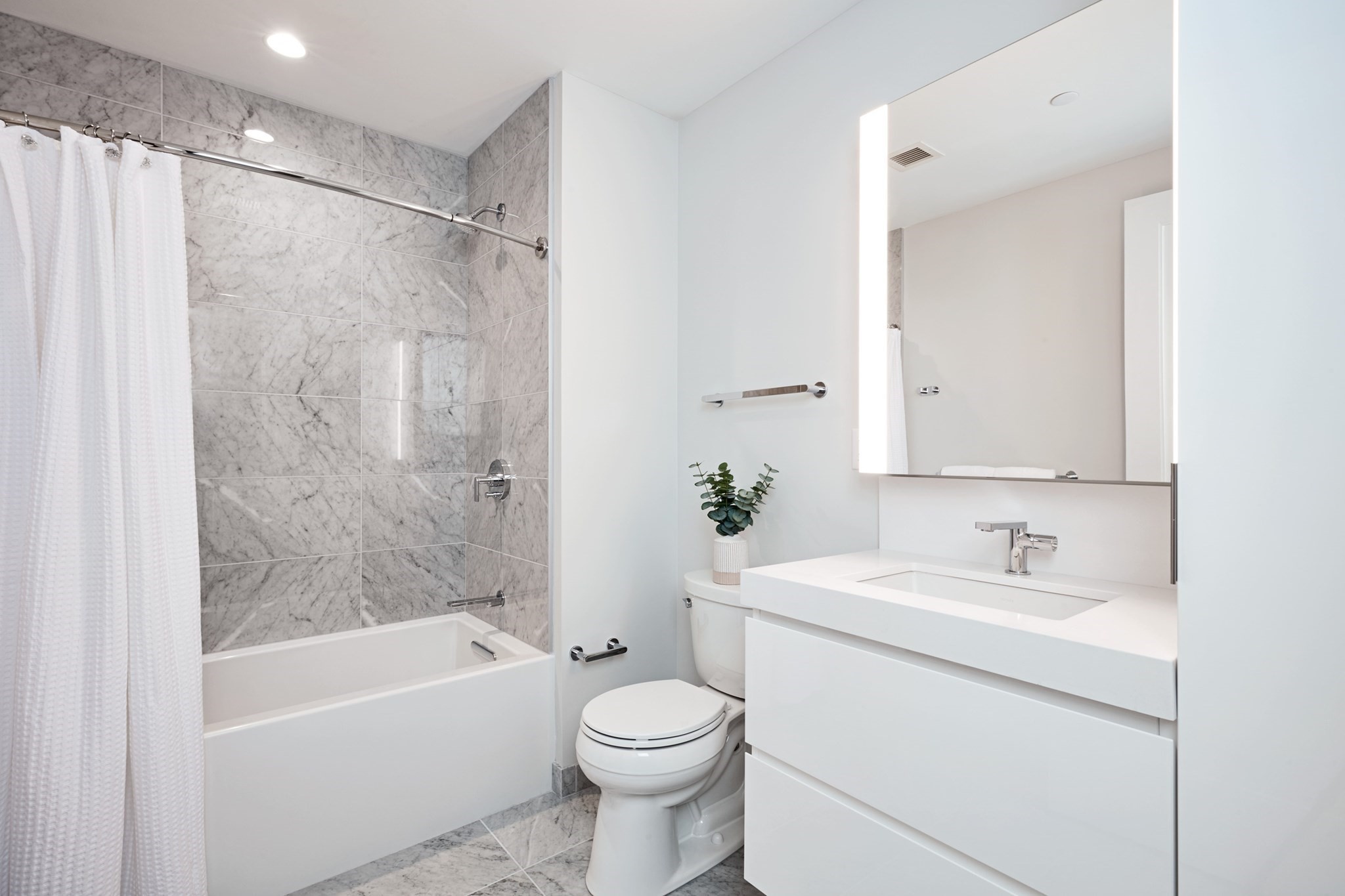 135 Seaport Blvd # U18 Property Photo 9